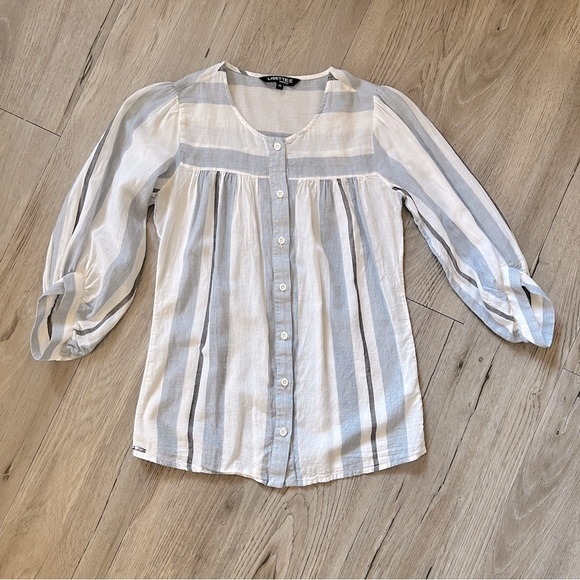 Ladies Button Up Top​ - Picture 1 of 5
